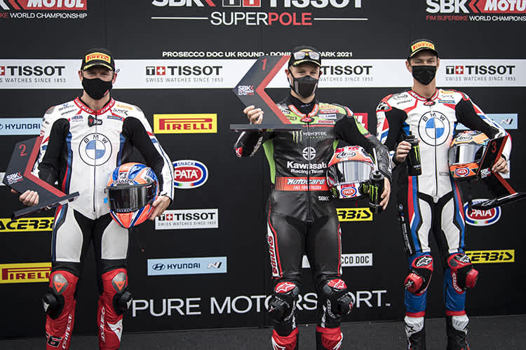 Podium im Sprintrennen (v.l.): Tom Sykes, Johnny Rea und Michael van der Mark