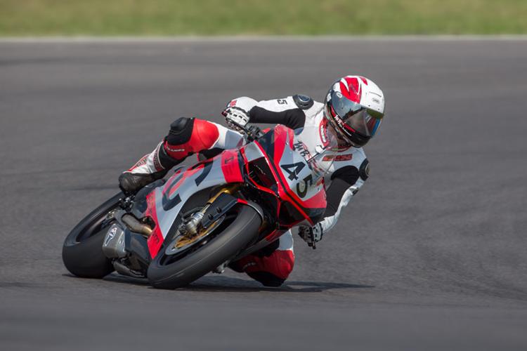 Martin Bauer beim Ducati-Ausflug in der Lausitz
