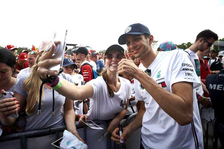 Esteban Ocon sitzt nicht nur im Simulator – sehr zur Freude seiner Fans