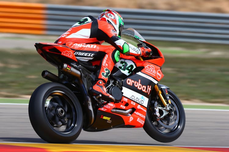 Davide Giugliano mit der neuen Abgasanlage