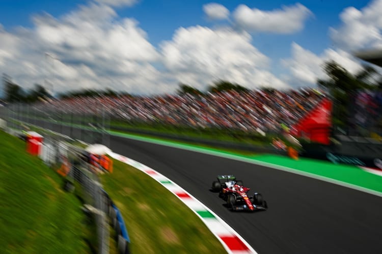 Charles Leclerc lässt die treuen Tifosi träumen – Zweitschnellster in Monza mit dem Ferrari