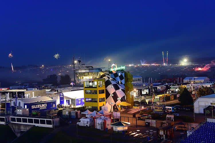 Sachsenring-GP: Motorsport am Tag, Party bei Nacht