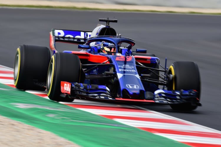 Toro Rosso bei der Testarbeit in Barcelona