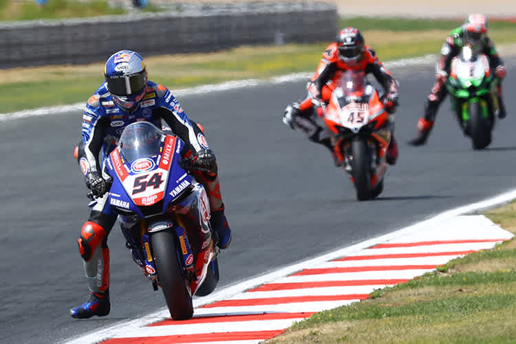 Toprak Razgatlioglu vor Scott Redding und Johnny Rea