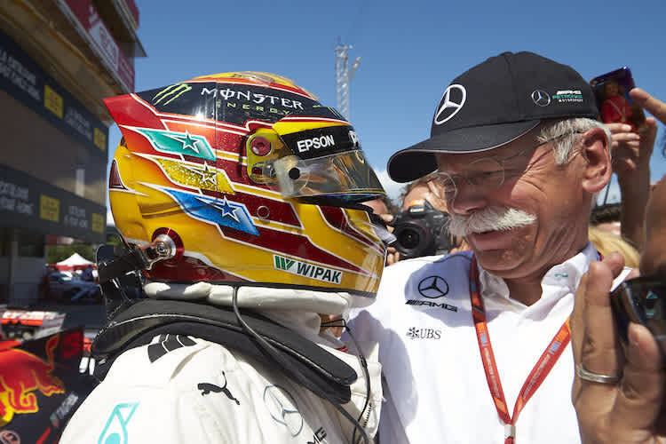 Lewis Hamilton mit Dieter Zetsche