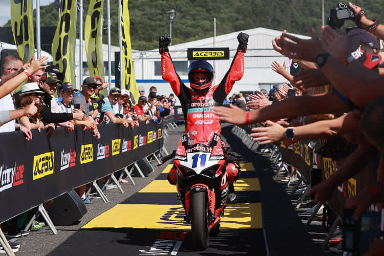 Nicolo Bulega wird 2024 Superbike-WM fahren