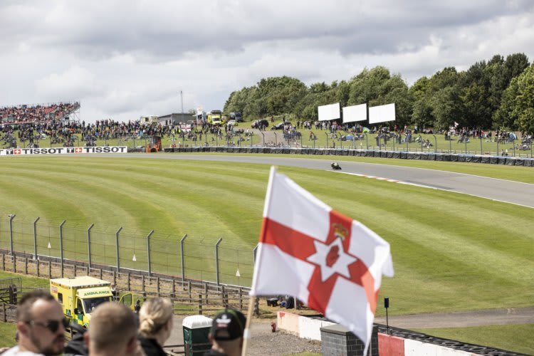 Ein Erkennungsmerkmal von Donington sind die weiten, grünen Wiesen