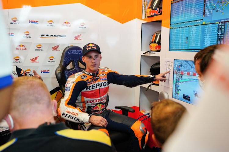 Pol Espargaró schaut sich auch Marcs Daten genau an