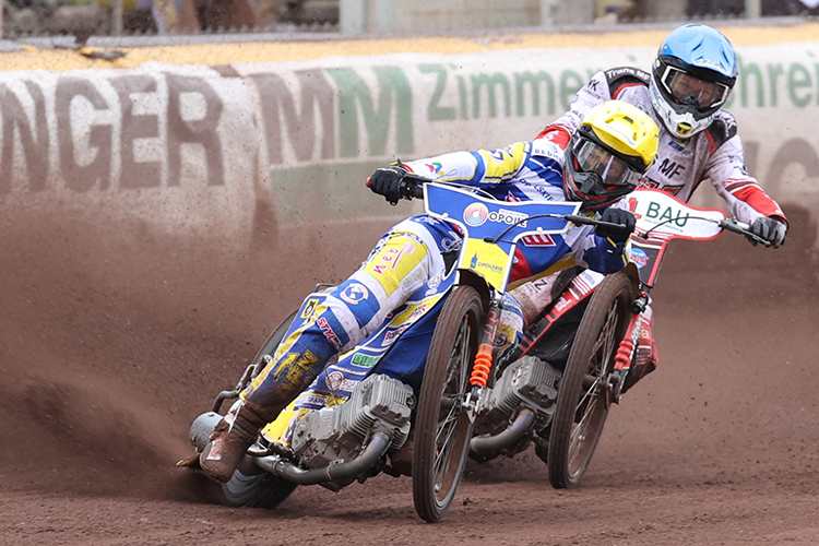 Jakob Thorsell (vorne) gegen Martin Smolinski