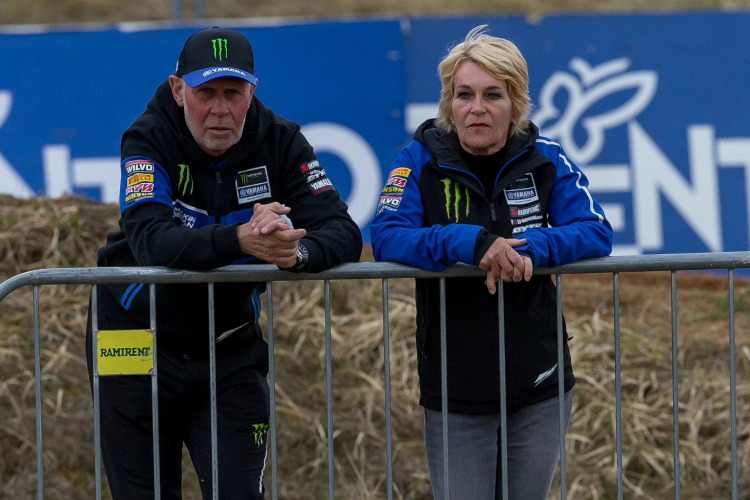 Mit diesem Bild machten Louis und Lia Vosters den Yamaha-Abschied offiziell