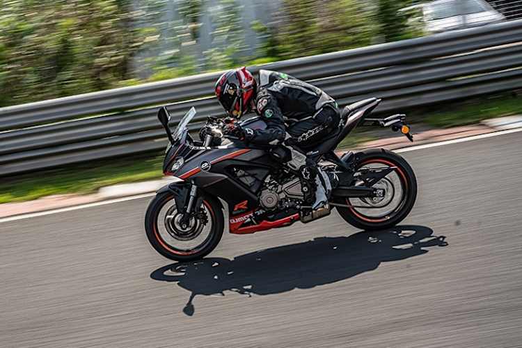 Moxiao MX650: Winglets können auch an einem Motorrad mit 60 PS nicht schaden