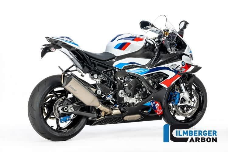 BMW M1000RR, bekleidet mit dem leichten Schwarzen von Ilmberger Carbon