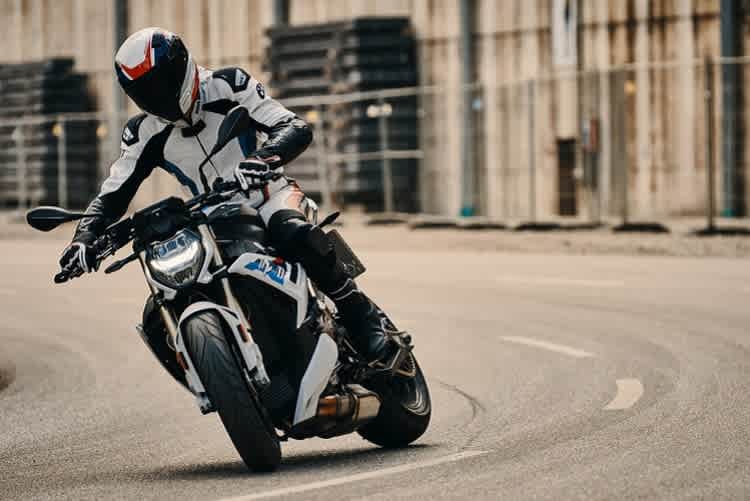 BMW S1000R: Optimierter Drehmomentverlauf statt und weniger Gewicht unrealistisch hohe Leistung