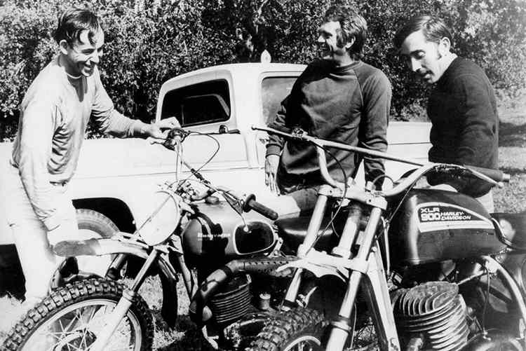 Malcolm Smith, Steve McQueen und Mert Lawwill (von links) bei den Dreharbeiten zu On Any Sunday