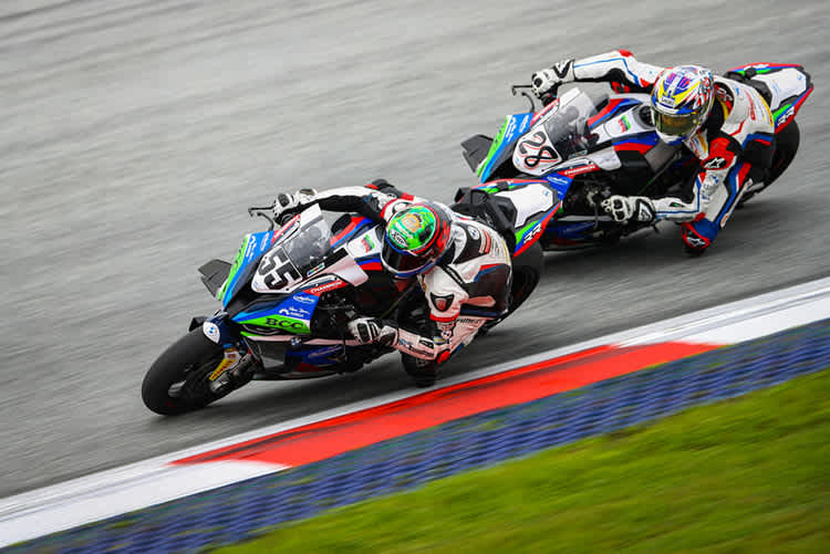 Pepijn Bijsterbosch vor Teamkollege Markus Reiterberger