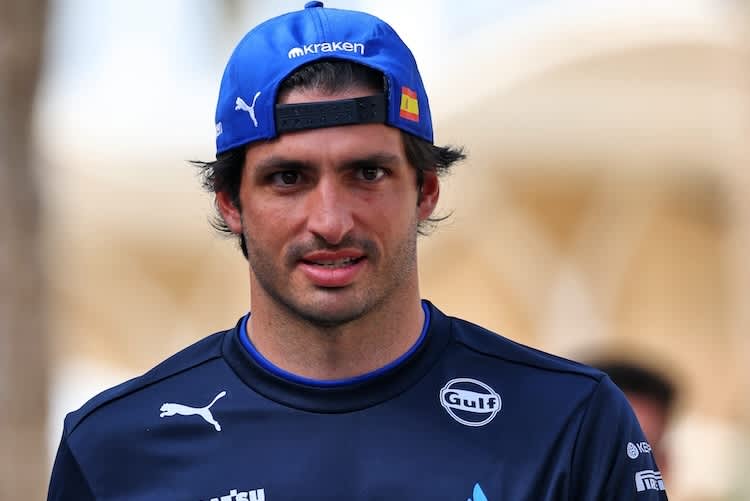 Carlos Sainz fährt seit dieser Saison für Williams. Letztes Jahr war er noch bei Ferrari – und verpasste wegen einer OP das Saudi-Arabien-Rennen