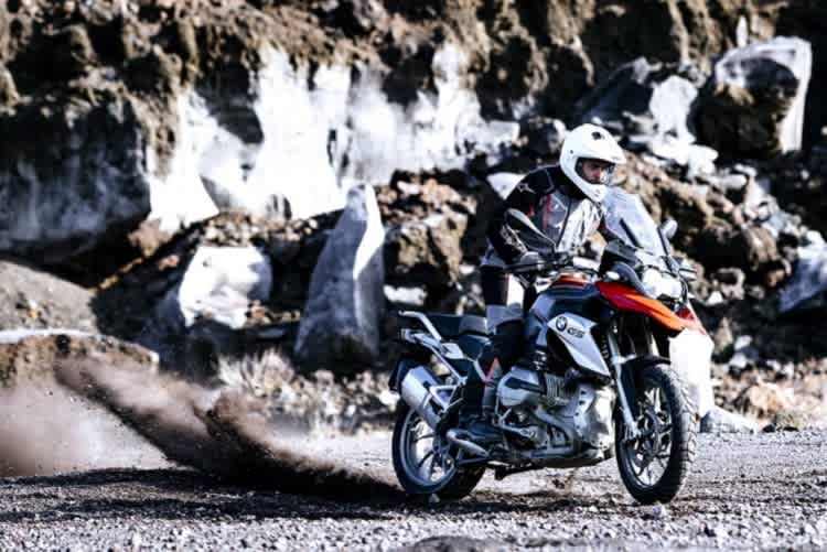 Wunschtraum: Der Abenteurer kämpft sich durch härtestes Gelände in bislang unerforschte Gebiete vor