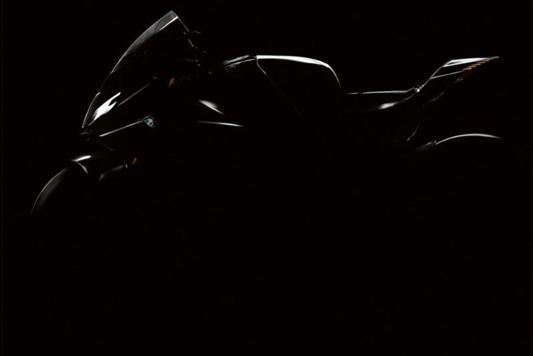 Viel zeigt BMW noch nicht her vom in Kürze präsentierten Konzeptmotorrad, aber sicher ist: Eine Enduro oder ein Cruiser ist es nicht