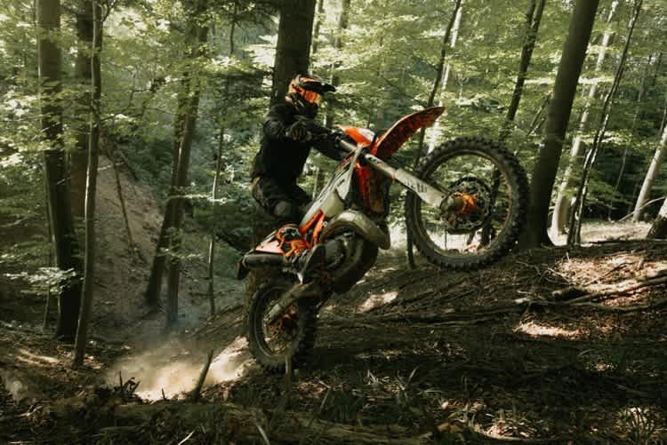 KTM 300EXC Hardenduro: Lettenbichler-Replica ab Werk mit technischen und optischen Upgrades