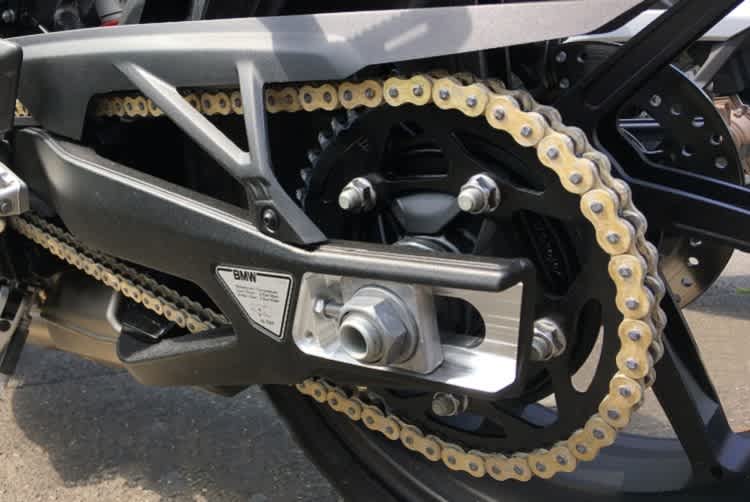 Kette schmieren war gestern: Die M Endurance Kette läuft wartungsfrei wie ein Kardanantrieb