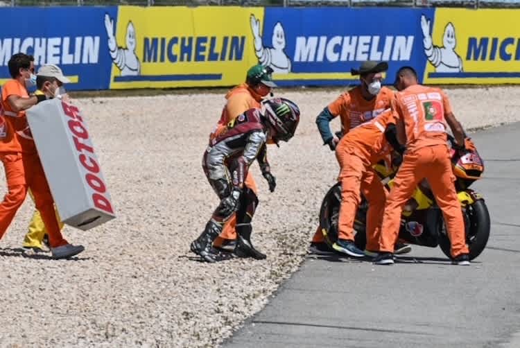 Sam Lowes mit Sturz in Kurve 1