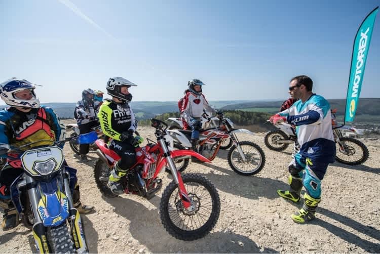 Motorex Dirt Mania: Am Lehrgang mit hochkarätigen Instruktoren sind zwei Startplätze für den Porlog zum Erzbergrodeo zu gewinnen