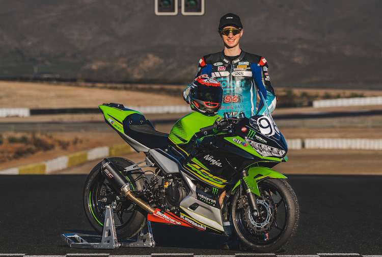 Valentin Folger startet 2022 auf einer Kawasaki Ninja 400