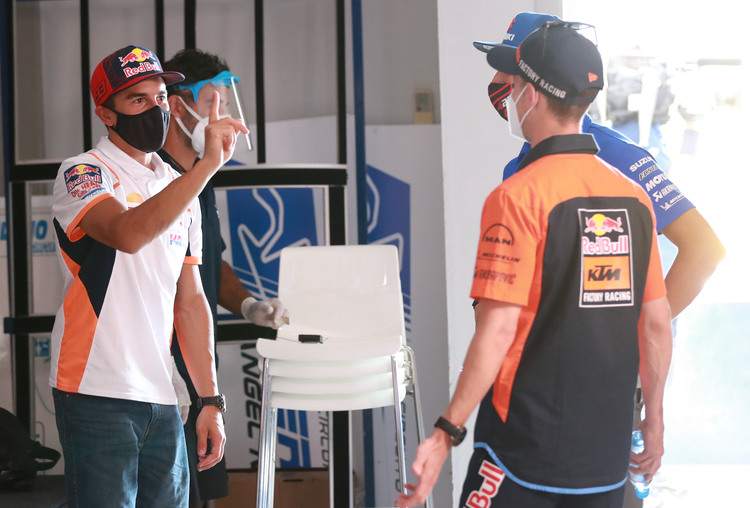 Marc Márquez (links) im Dialog mit seinem künftigen Teamkollegen Pol Espargaró