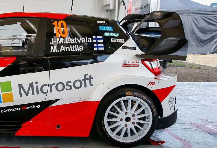 Der Toyota Yaris WRC mit dem geänderten Heckflügel