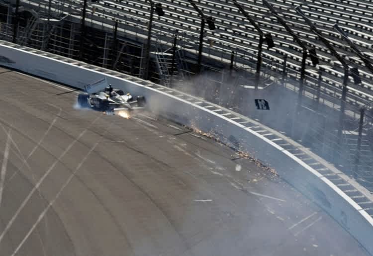 Der kleinste Fehler endet in der Mauer: Hier Alex Tagliani