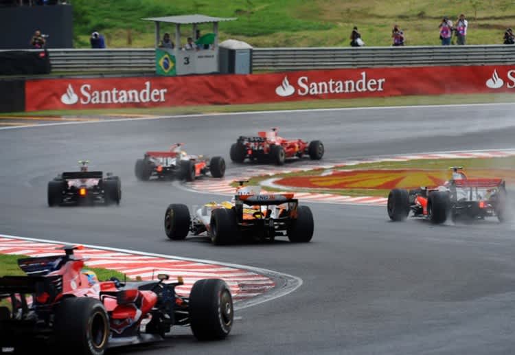 Die Formel1 muss sparen.