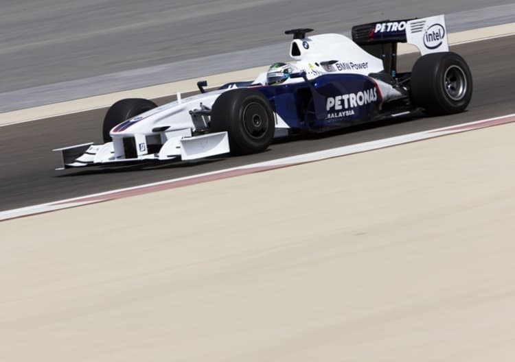 Nick Heidfeld in der Wüste Sakhir von Bahrain.