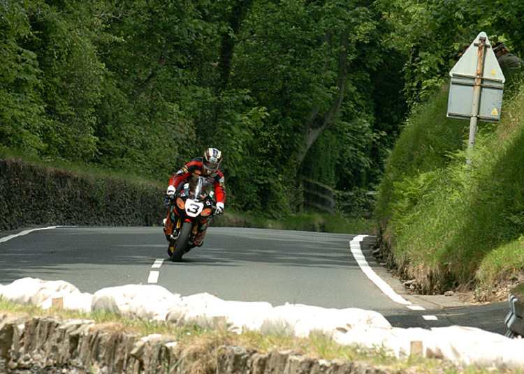 John McGuiness bei einer seiner Siegesfahrten