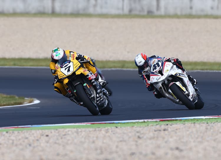 Marvin Fritz vor Mathieu Gines