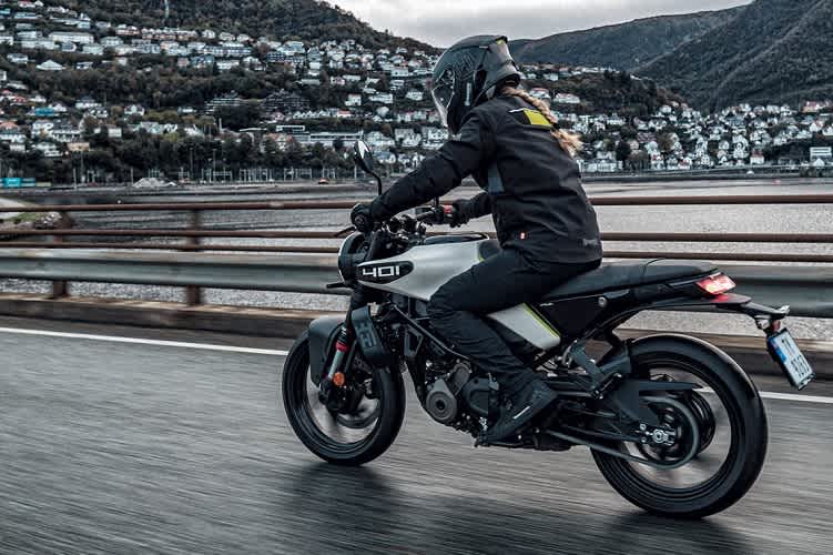 Müssen zum autorisierten Händler: Husqvarna Svartpilen und Vitpilen 401