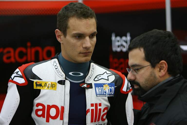 Alex Hofmann drückt Biaggi die Daumen.