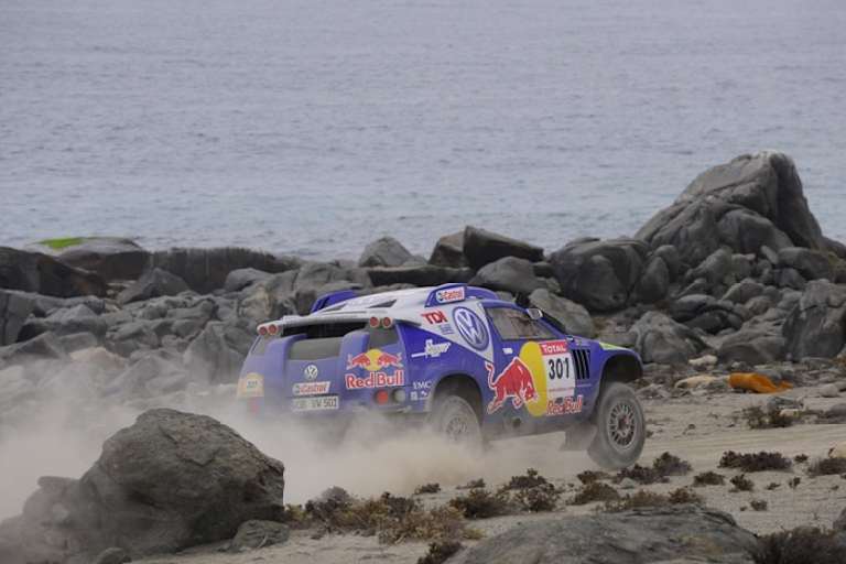 Carlos Sainz kann den Sieges-Champagner schon riechen! 