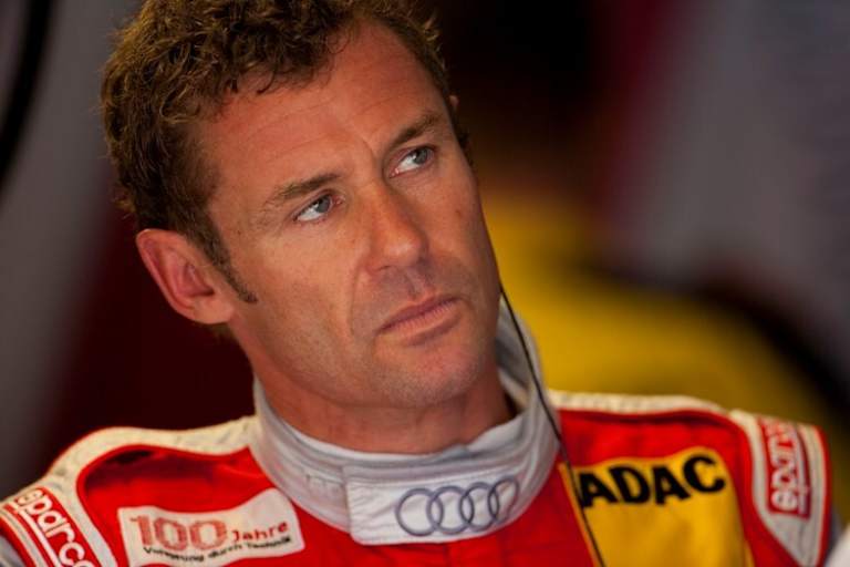 Susanne Baumann erhält einen Autogramm von Tom Kristensen beim Ho