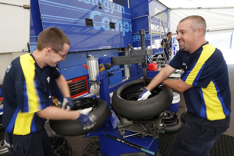Viel Arbeit für die Michelin Monteure