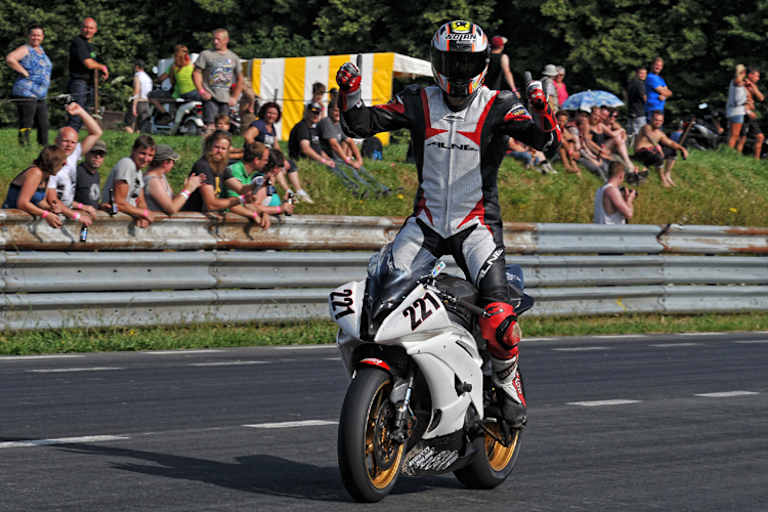 Thomas Kreutz gewann das erste Supersport-Rennen