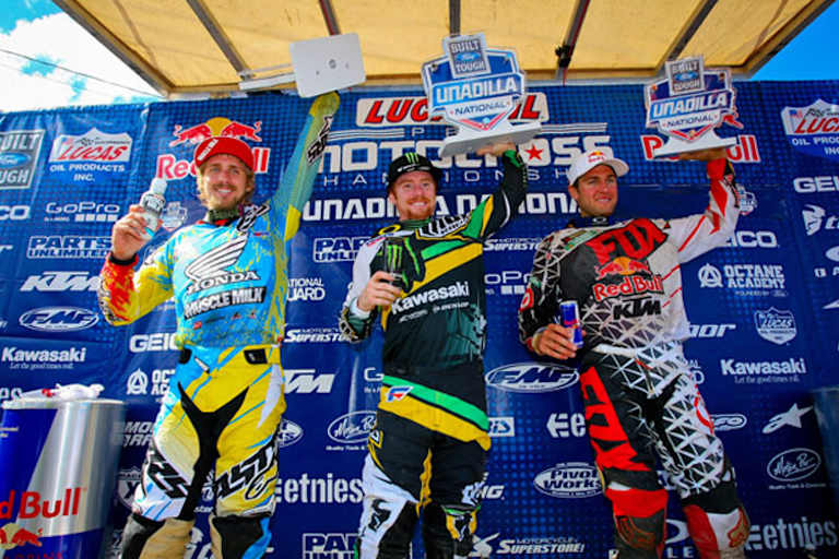 Das 450-ccm-Podest in Unadilla: Sieger Ryan Villopoto zwischen Justin Barcia (2., li.) und Ryan Dungey (3. re.)