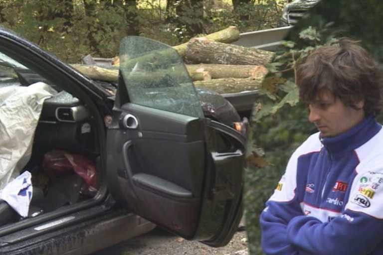 Karel Abraham neben dem Porsche: Was wird der Papa sagen?