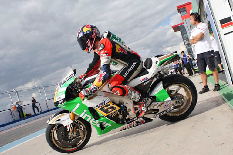 Eine grosszügige Anlage: Bradl rollte aus dem Boxenzelt