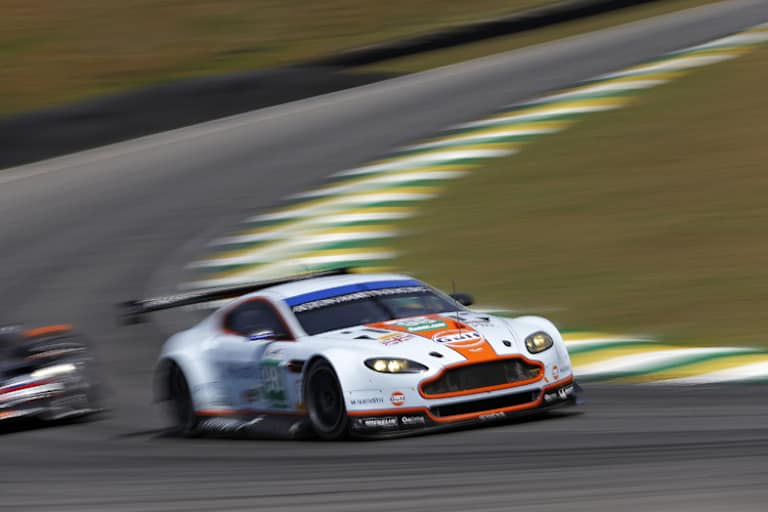 Aston Martin holt GT-Pole mit Stanaway und Lamy