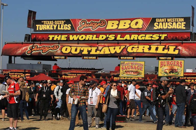 Das kennen wir: volle Hütte in Ungarn