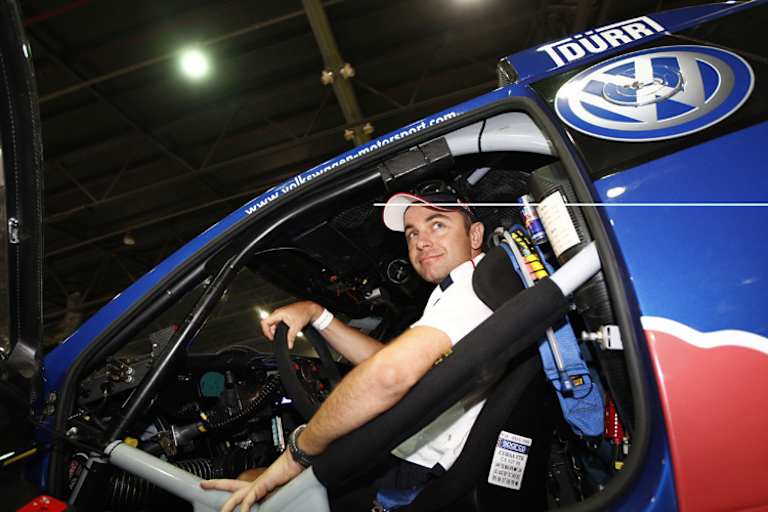 Giniel de Villiers bei der technischen Abnahme in Buenos Aires