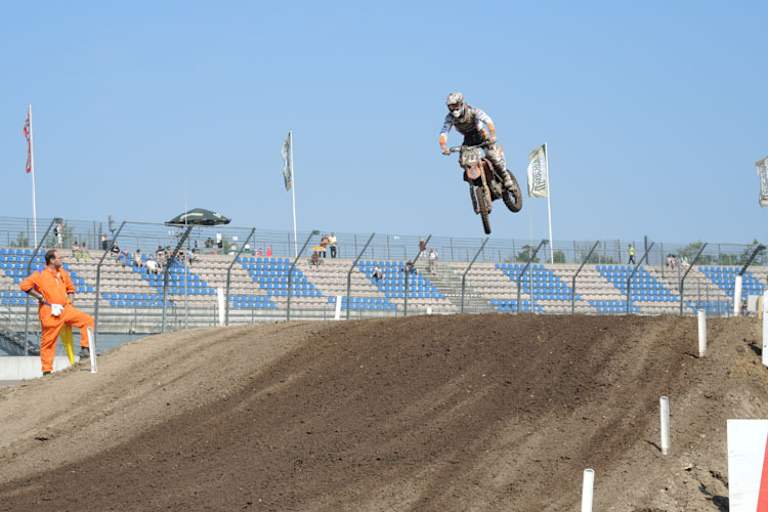 Im ersten MX1-Training waren die Tribünen noch weitgehend leer