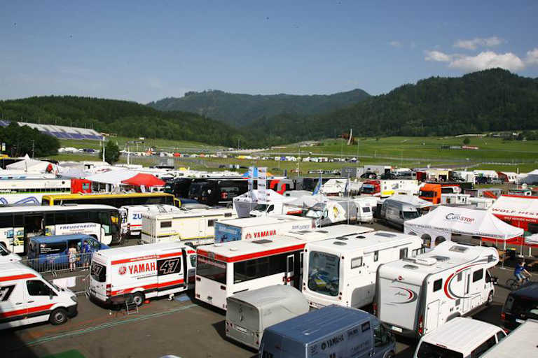 IDM Paddock am Red Bull Ring: Hickhack