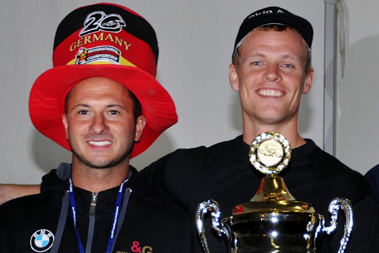 Branko Srdanov und Didier Grams (li.) zur IRRC-Siegerehrung 2012