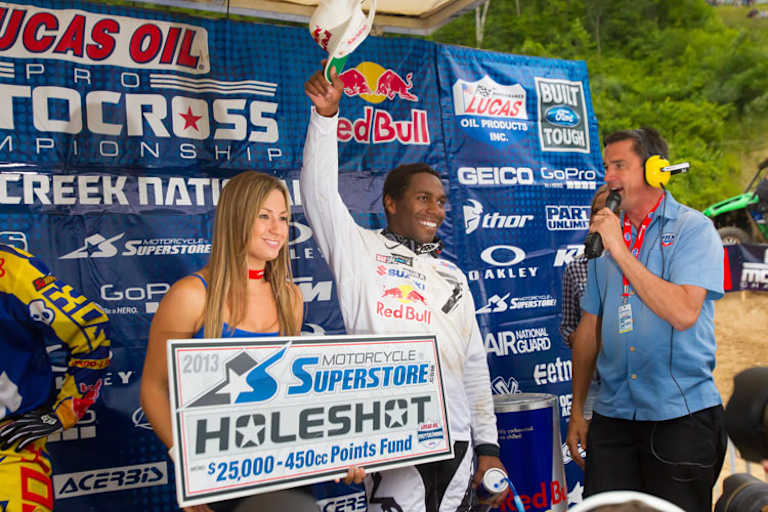 Nette Zugabe: Auch einen Check für den Holeshot holte sich Stewart ab